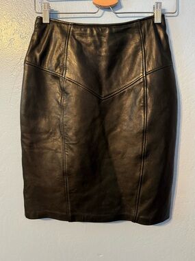 Vintage Ea Neauvelle Renaissance Classic Black Leather Pencil Skirt